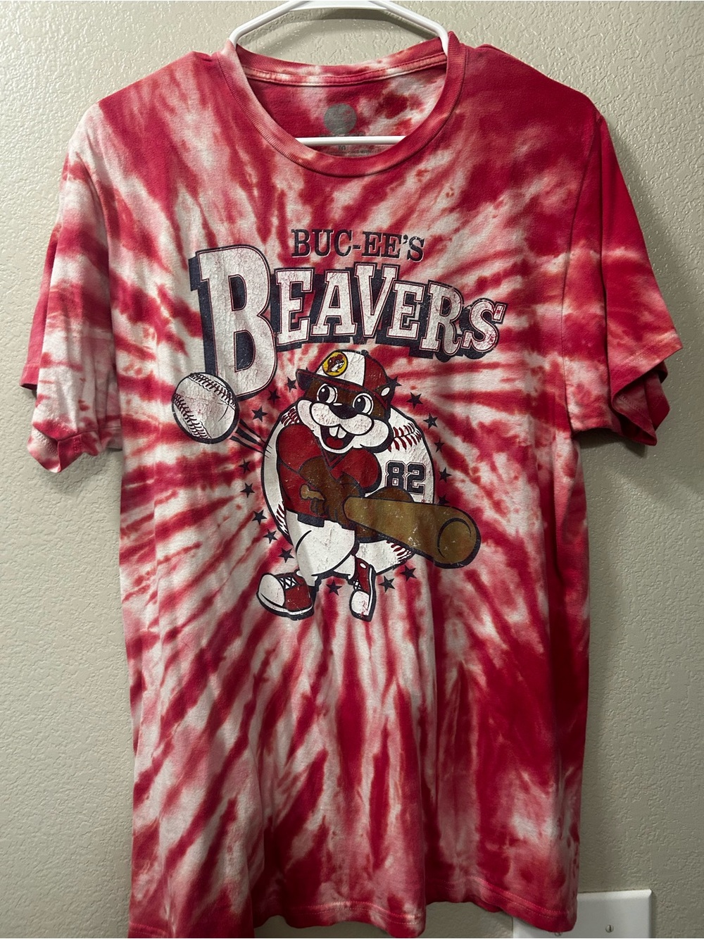 Buc-ee's Men’s Red Tie-Dye Graphic Tee - Beavers Baseball